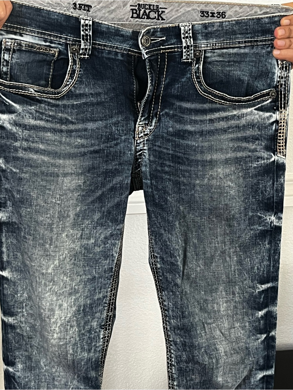 Buckle Men’s Faded Indigo Slim Straight Jeans